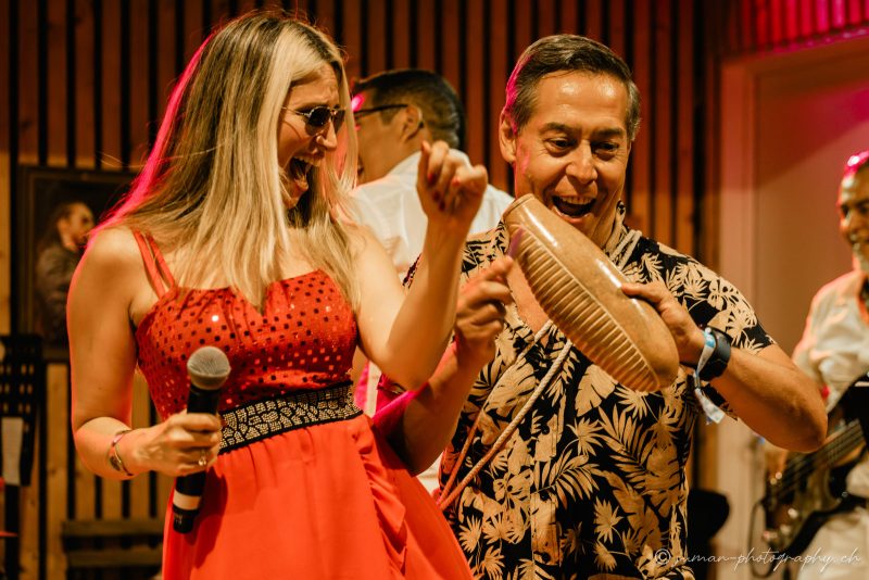 MIAS Groupe – Chanteuse percussionniste