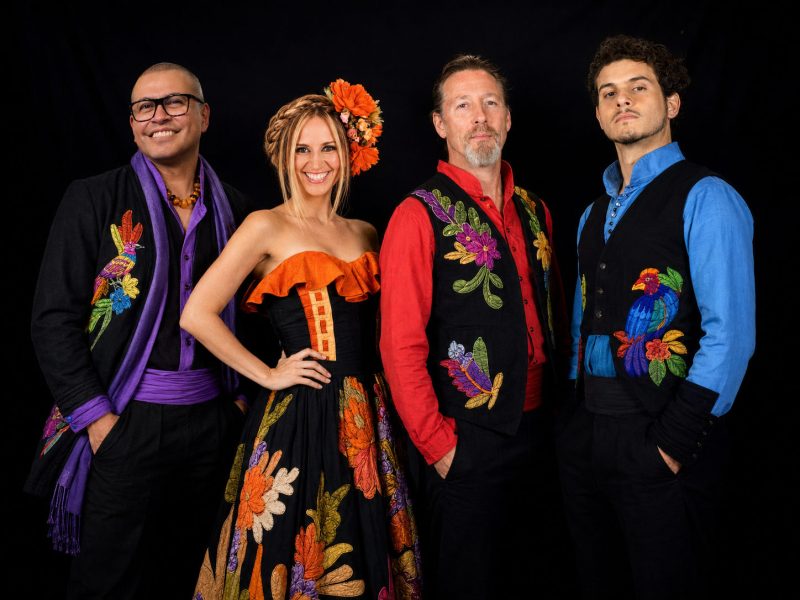 MIAS Groupe – Portrait groupe costumes